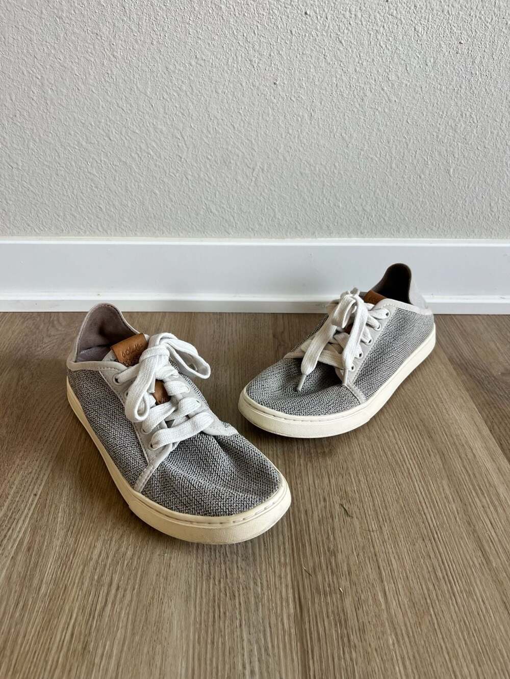 OluKai, Pehuea Lī Women's Sneakers, Tapa Grey, Lightweight Mesh, Orthotic, 7.5